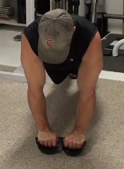 Flared-Elbow Rolling Push-Ups for Triceps Horseshoe
