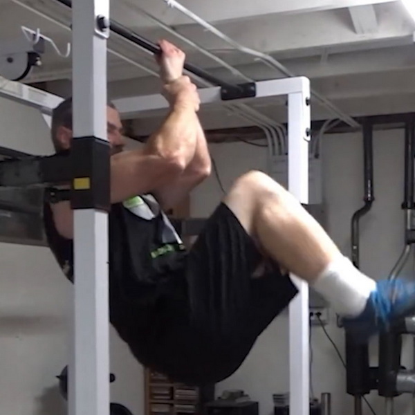 Flexed Arm / Single Arm Hanging Knee Raises