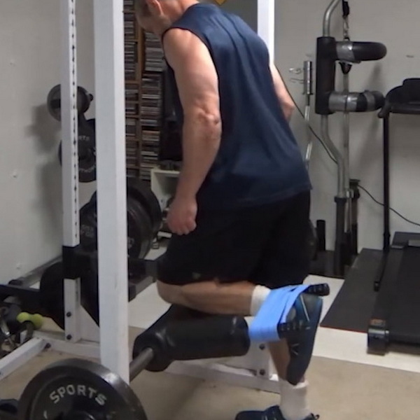Safety Squat Bar Rotary Standing Leg Curls